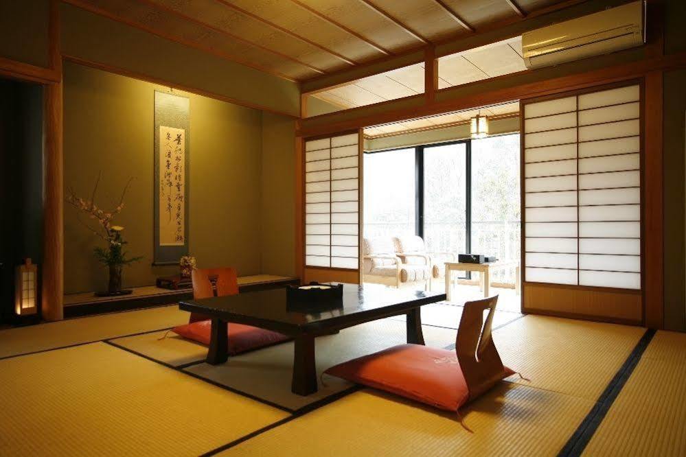 Yamanaka Onsen Shirasagiyu Tawaraya Hotel Kaga  Exterior foto